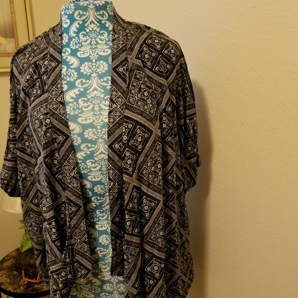 Forever 21 kimono Sz Large.